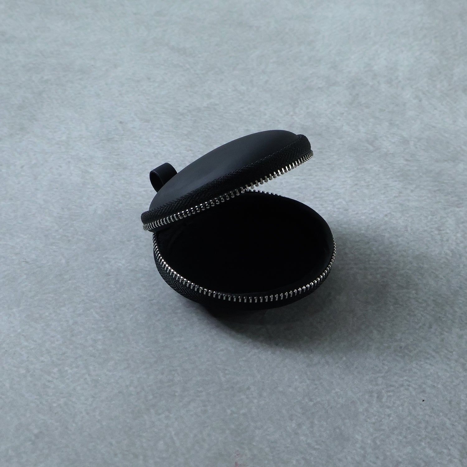 02EarbudCarryingCase-06.jpg