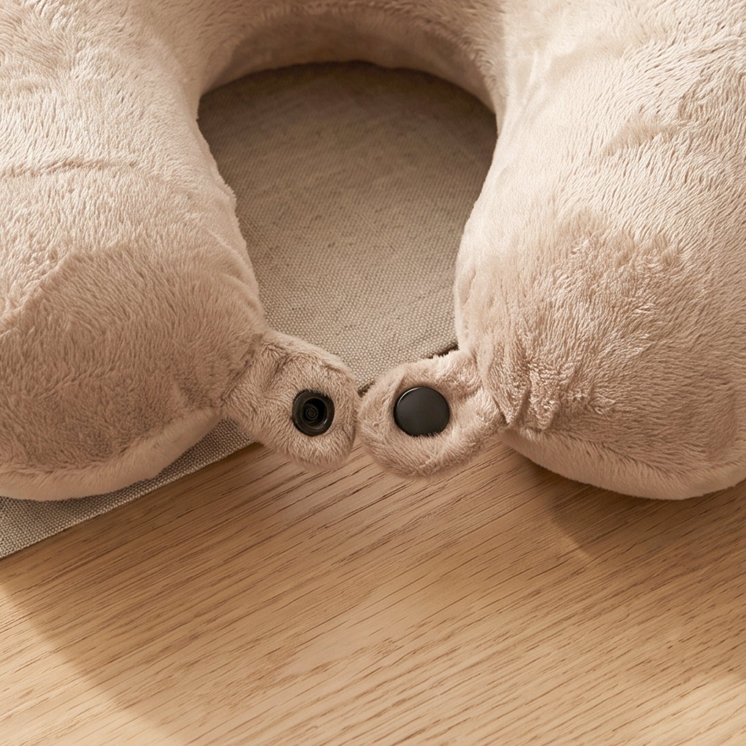 Capybara-Neck-Pillow_4_-5.jpg