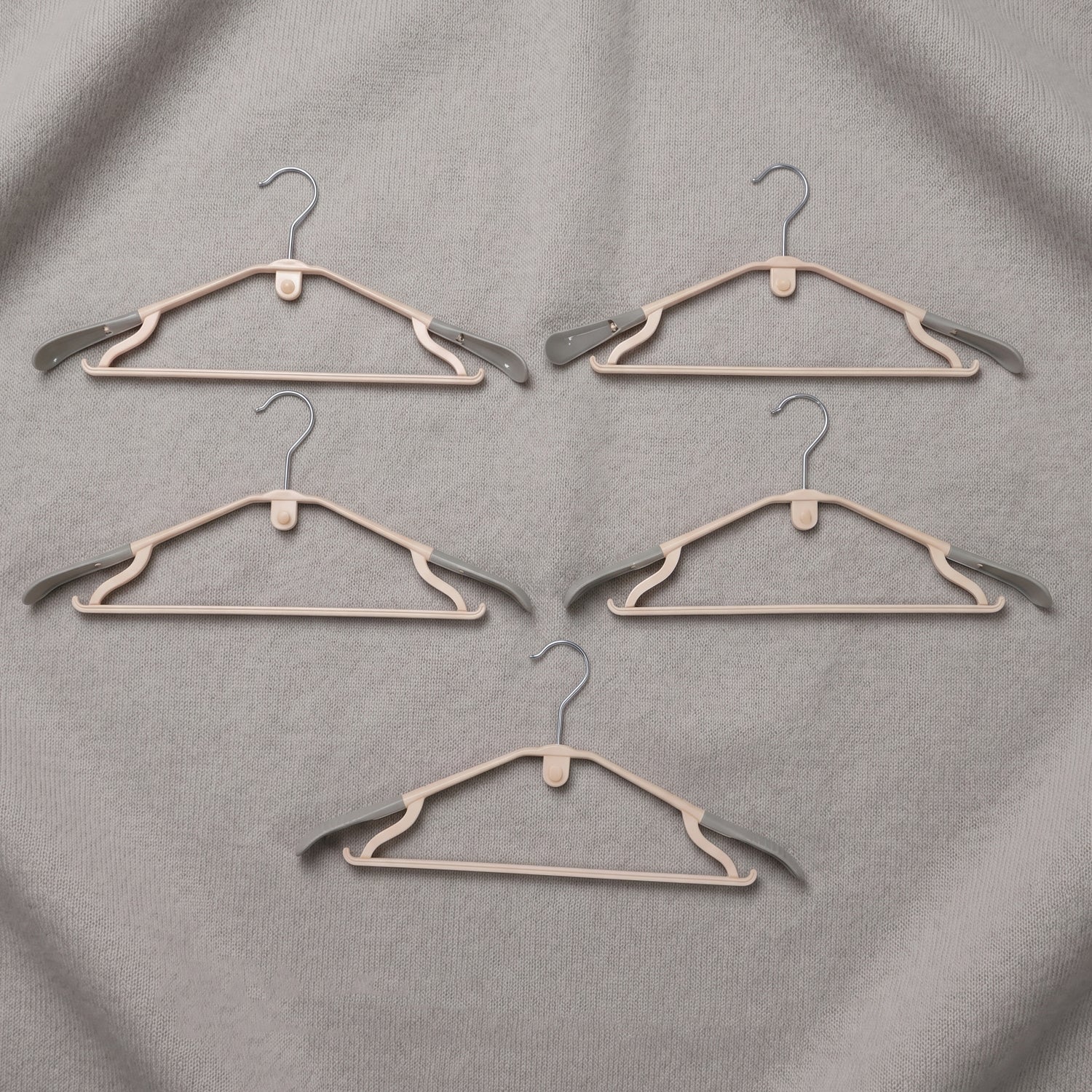 Clothes-Hangers-4.jpg