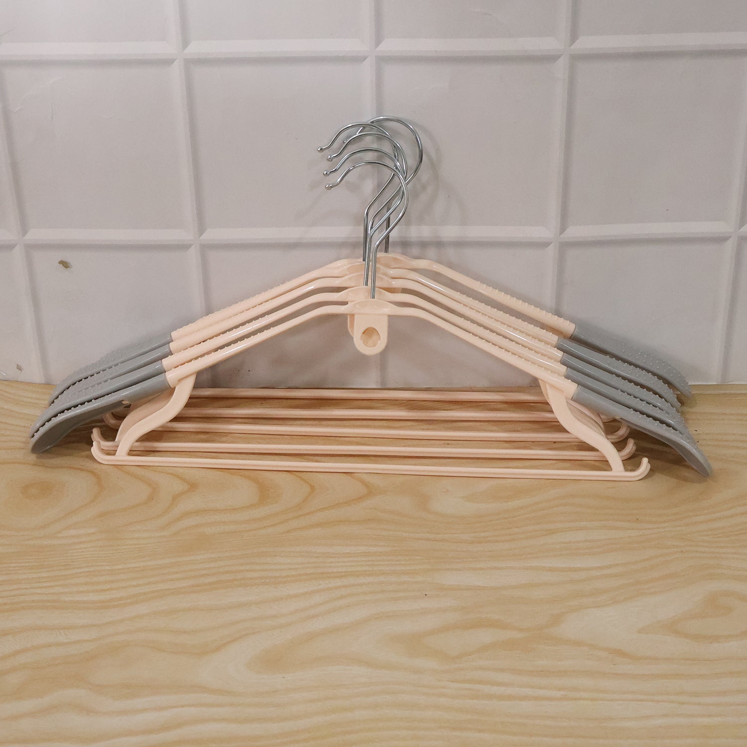 Clothes-Hangers-8.jpg