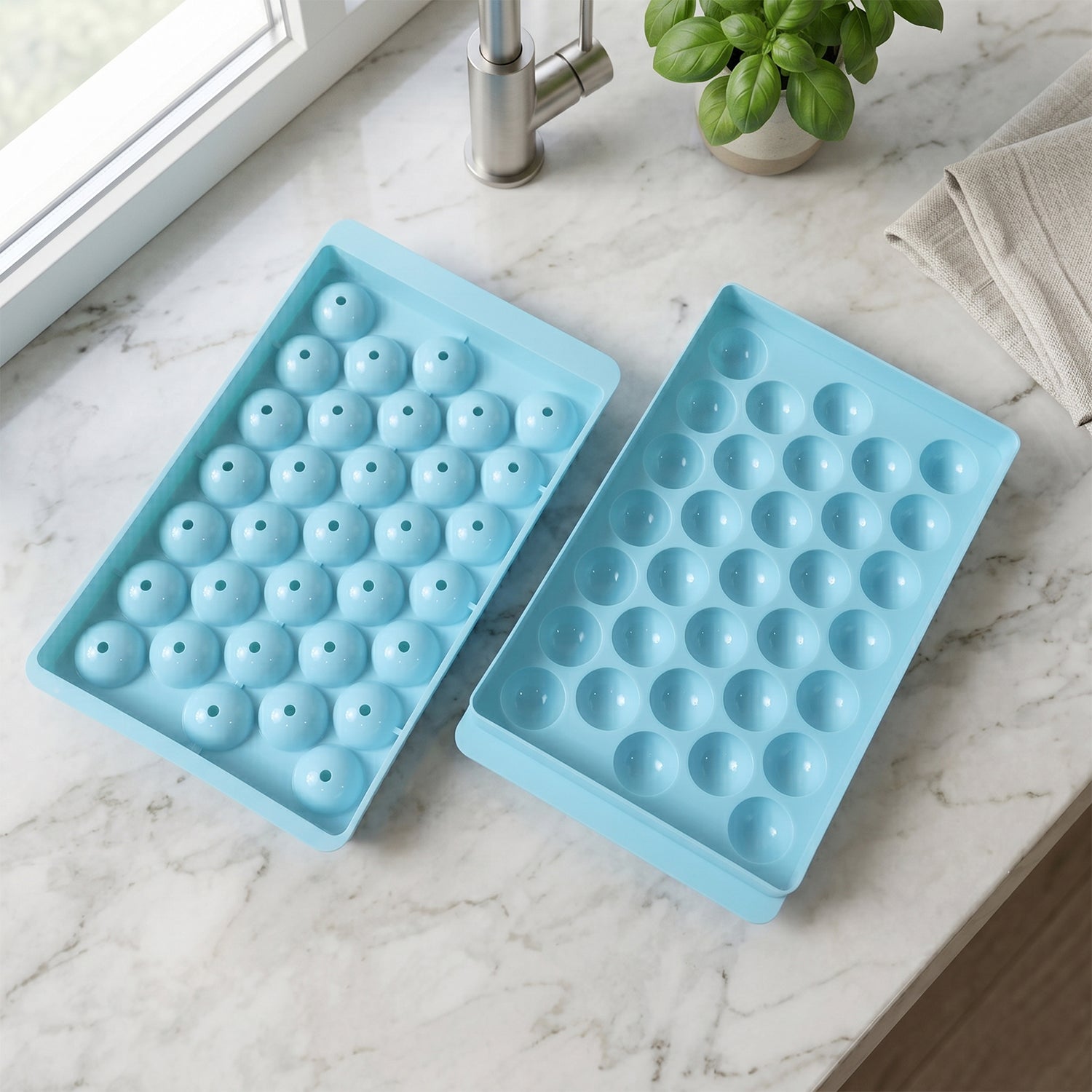 IcePlasticTray01-06.jpg
