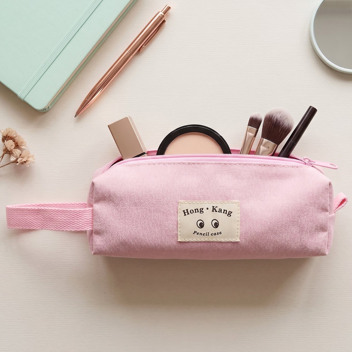 PinkMakeupPouch-05.jpg