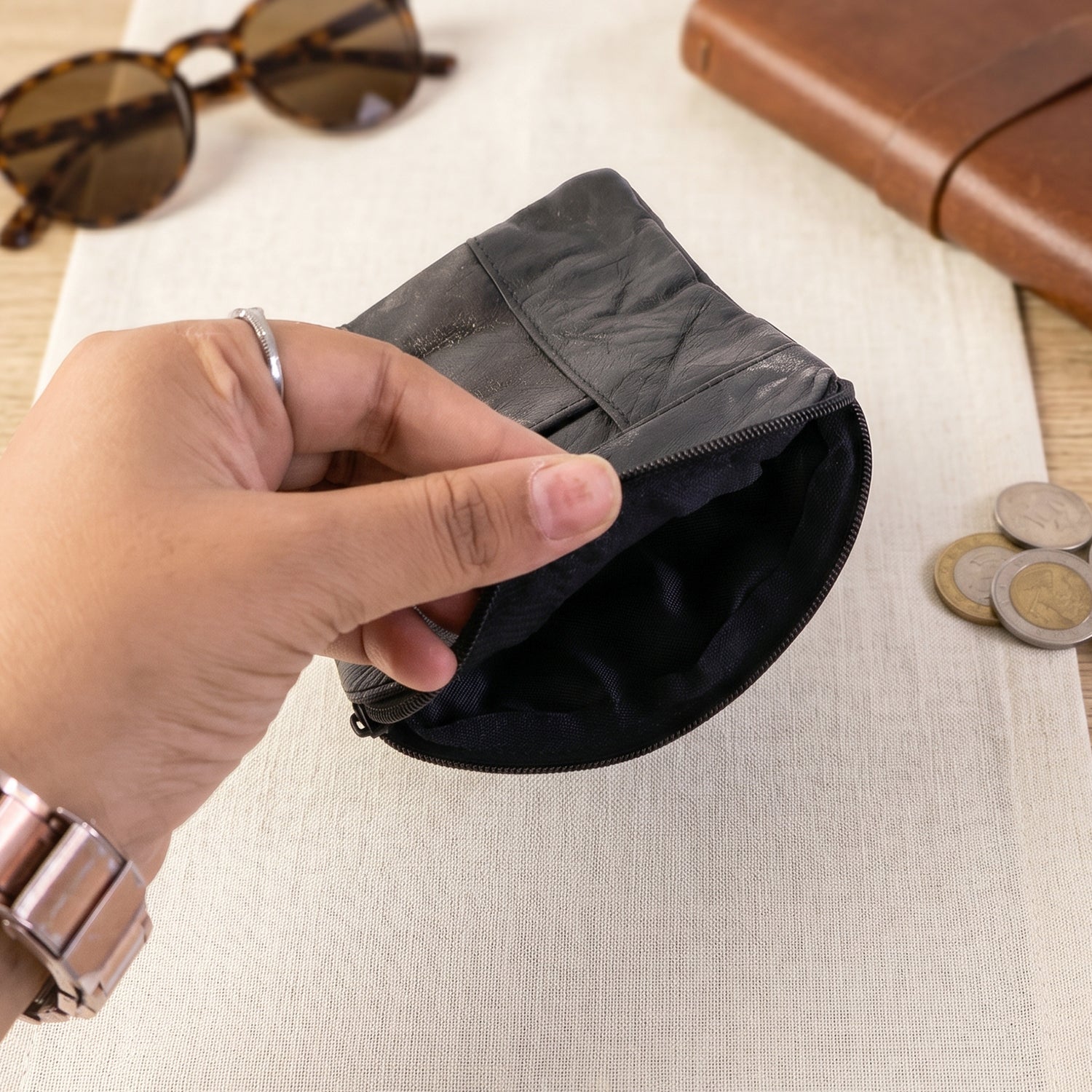 Pouch-4.jpg
